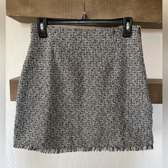 MINK PINK| Gray Tweed Mini Skirt with Intentional Frayed Raw Hem—Revolve••• - Picture 1 of 8